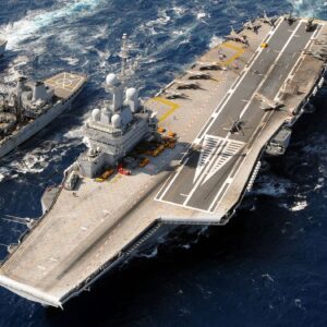 Ο Μακρόν έδωσε εντολή στο αεροπλανοφόρο Charles de Gaulle να επιστρέψει στην Μεσόγειο