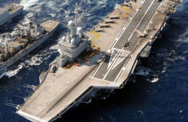 Ο Μακρόν έδωσε εντολή στο αεροπλανοφόρο Charles de Gaulle να επιστρέψει στην Μεσόγειο