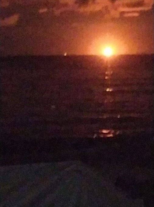 Πλοίο ή εξέδρα άντλησης φυσικού αερίου καίγεται στα ανοικτά των ακτών του Ισραήλ μετά από πλήγμα του Ιράν