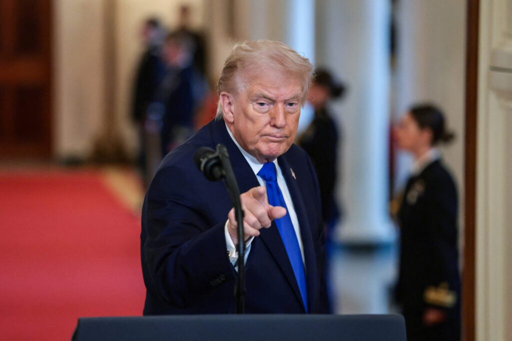 Ν.Τραμπ προς Ιράν: «Αν μας χτυπήσετε θα απαντήσουμε με δύναμη που δεν έχετε ξαναδεί»!