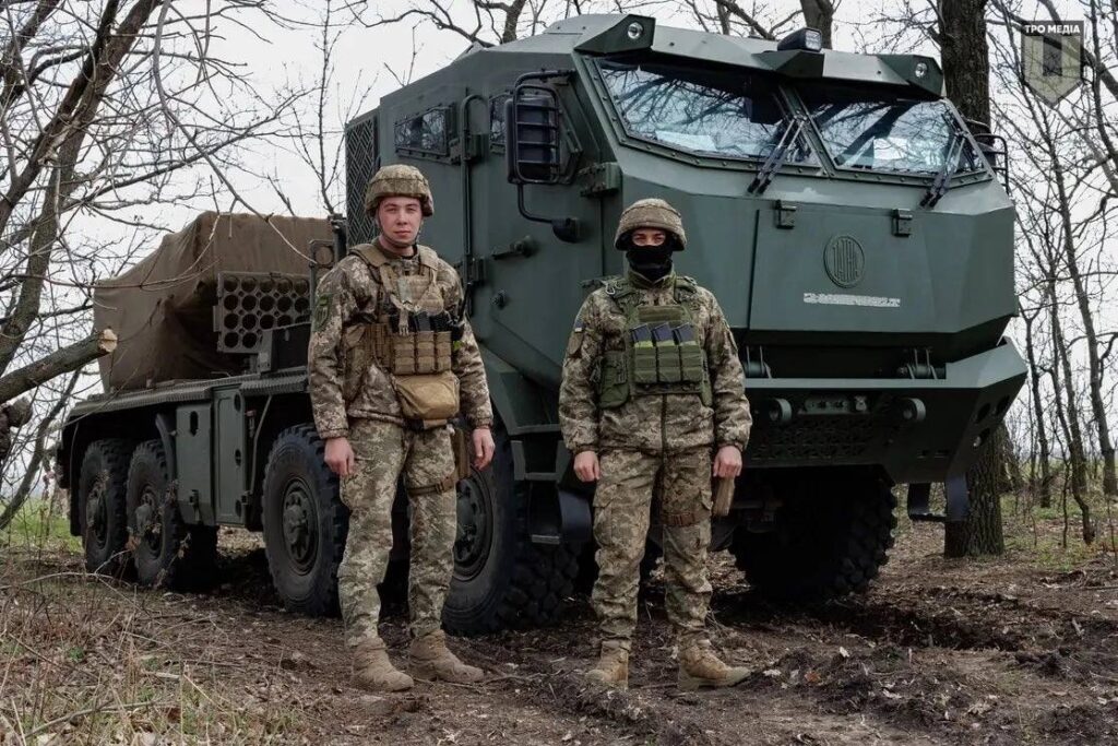 Με χειρουργική ακρίβεια οι Ρώσοι κατέστρεψαν ολοσχερώς έναν MLRS “Vampire” και εξόντωσαν 4 Ουκρανούς (βίντεο)