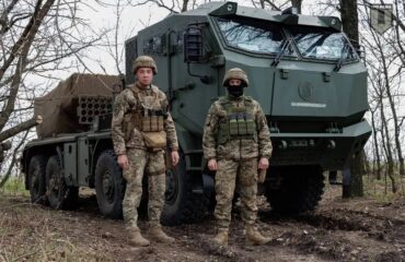 Με χειρουργική ακρίβεια οι Ρώσοι κατέστρεψαν ολοσχερώς έναν MLRS “Vampire” και εξόντωσαν 4 Ουκρανούς (βίντεο)