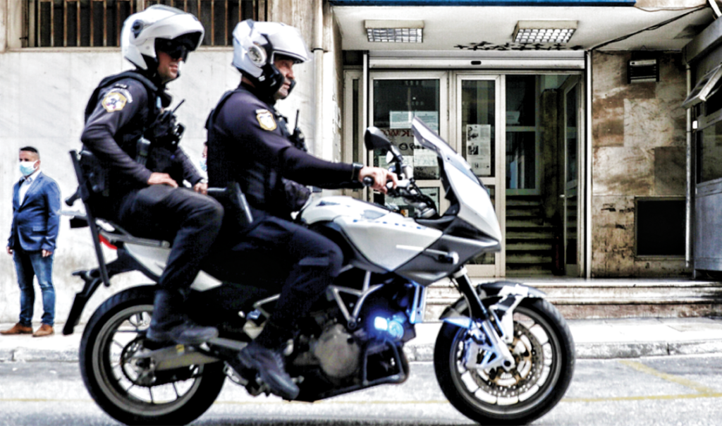 Διευθυντής Λυκείου στις Αχαρνές συνελήφθη για προσβολή γεννετήσιας αξιοπρέπειας εις βάρος 17χρονης μαθήτριας