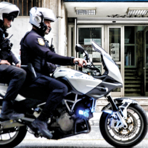 Διευθυντής Λυκείου στις Αχαρνές συνελήφθη για προσβολή γεννετήσιας αξιοπρέπειας εις βάρος 17χρονης μαθήτριας