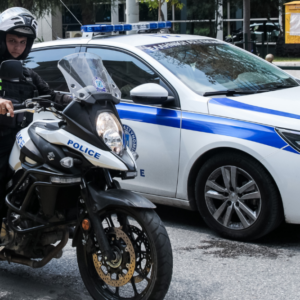 Ρομά παρίσταναν τους υπαλλήλους εταιρείας ρεύματος για να κλέψουν σπίτι στον Βύρωνα – Συνελήφθησαν επ’αυτοφόρω