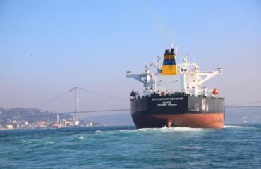 Σε επιφυλακή το υπουργείο Ναυτιλίας με το βλέμμα στραμμένο στα ελληνόκτητα πλοία που βρίσκονται στον Περσικό Κόλπο