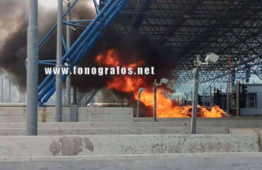 Αυτοκίνητο έγινε παρανάλωμα του πυρός στα διόδια της Τραγάνας (φωτο)