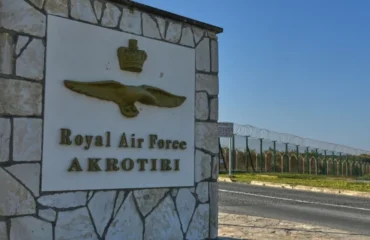 Ακρωτήρι: Λήξη συναγερμού – Ξανά σε λειτουργία το αεροδρόμιο Πάφου – Προληπτικές εκκενώσεις περιοχών