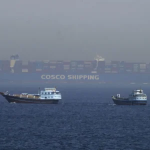 Στις φλόγες δεξαμενόπλοιο στα Στενά του Ορμούζ: «Το κτυπήσαμε» λένε οι Φρουροί της Επανάστασης