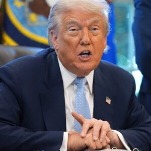 Ν.Τραμπ για Ιράν: «Δεν έχουμε αρχίσει καν να τους χτυπάμε σκληρά – Το μεγάλο κύμα έρχεται σύντομα»!