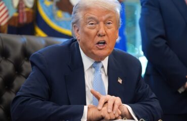 Ν.Τραμπ για Ιράν: «Δεν έχουμε αρχίσει καν να τους χτυπάμε σκληρά – Το μεγάλο κύμα έρχεται σύντομα»!