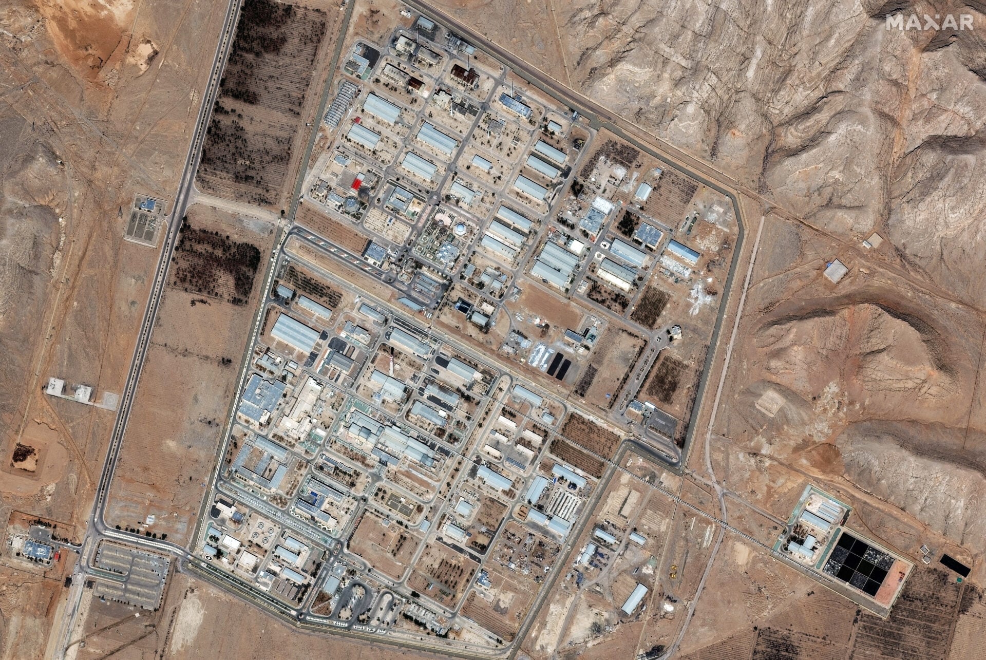 Ιράν: Ισχυρές εκρήξεις κοντά σε πυρηνική εγκατάσταση και αεροπορική βάση στο Ισφαχάν