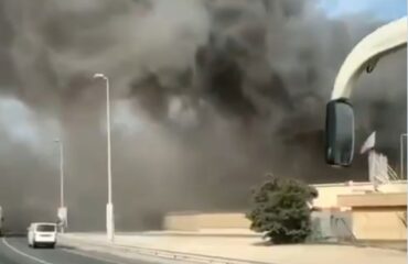 «Βροχή» από ιρανικά drones βομβάρδισαν σημείο κοντά στην αμερικανική πρεσβεία στο Κουβέιτ – Δείτε βίντεο