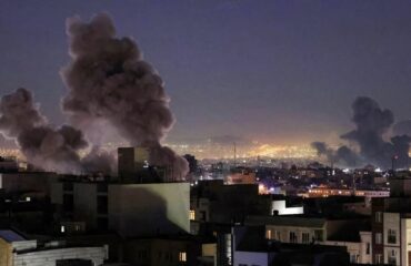 Συναγερμός στην Τεχεράνη: Πολύνεκρη επίθεση στην πλατεία Νιλοφάρ μετά από πλήγματα με ισραηλινά drones (βίντεο)