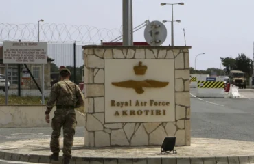 ΕΚΤΑΚΤΟ – Κύπρος: Σειρήνες αντιαεροπορικής άμυνας ηχούν στο νησί – Απογειώθηκαν βρετανικά αεροσκάφη