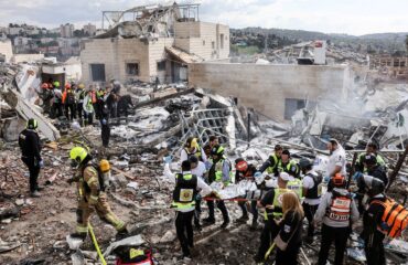 Βίντεο: Εικόνες καταστροφής σε Ιερουσαλήμ, Τελ Αβίβ & κεντρικό Ισραήλ από την θύελλα βαλλιστικών πυραύλων του Ιράν!