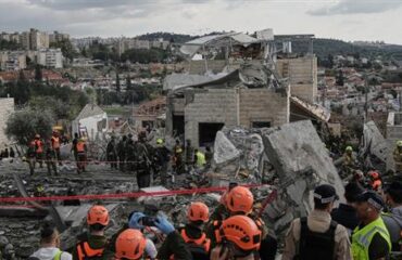 Ισραήλ: Μόνο ερείπια έμειναν στην Μπέιτ Σεμές μετά την ιρανική επίθεση με βαλλιστικό πύραυλο – Δείτε βίντεο