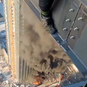 Πανικός στο Τελ Αβίβ: Κινέζοι εργάτες βλέπουν κτήριο να βομβαρδίζεται…κάτω από τα πόδια τους (βίντεο)