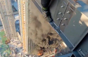 Πανικός στο Τελ Αβίβ: Κινέζοι εργάτες βλέπουν κτήριο να βομβαρδίζεται…κάτω από τα πόδια τους (βίντεο)