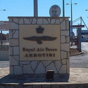 Αντιδήμαρχος Ακρωτηρίου Κύπρου: «Το χωριό έχει εκκενωθεί από χθες – Τέτοια επίθεση δεν έχει ξαναγίνει ποτέ»