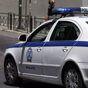 Γλυφάδα: 24χρονος επιτέθηκε με στιλό σε 38χρονο και τον τραυμάτισε στην μύτη και τα μάτια