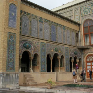 Ιράν: Eικόνες καταστροφής στο παλάτι Γκολεστάν στην Τεχεράνη μετά τα αμερικανικά και ισραηλινά πλήγματα (βίντεο)