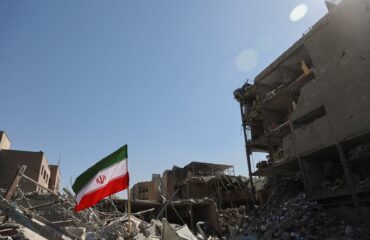 Iράν: Ολοσχερώς καταστράφηκε το κτίριο της Συνέλευσης των Εμπειρογνωμόνων από αεροπορική επιδρομή (βίντεο)