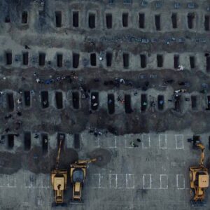 Ιράν: Σκάβουν ομαδικούς τάφους για τις 168 μαθήτριες που σκοτώθηκαν από επίθεση στο σχολείο θηλέων στη Μινάμπ