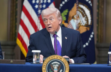 Ν.Τραμπ για πόλεμο στο Ιράν: «Είναι επιτυχημένος – Του βάζω 15 στα 10 – Είναι τρελοί, θα είχαν και πυρηνικά»