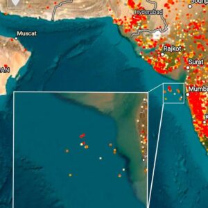 Oι Ιρανοί ισχυρίζονται ότι κτύπησαν με πύραυλο αμερικανικό αντιτορπιλικό δυτικά της Ινδίας!