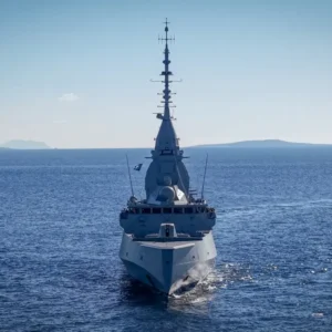 Έφθασαν στην Κύπρο οι δύο φρεγάτες «Κίμων» και «Ψαρά» – Πότε θα φτάσει το γαλλικό αεροπλανοφόρο «Σαρλ Ντε Γκωλ»