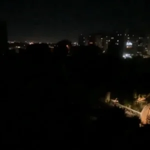 Η στιγμή που το επίγειο Phalanx αναχαιτίζει ιρανικό πύραυλο στην αμερικανική βάση στο Ιράκ (βίντεο)