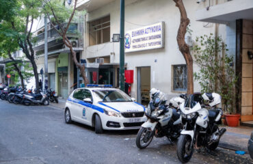 Άγνωστοι τραυμάτισαν ανήλικο έξω από σχολείο στον Άγιο Παντελεήμονα