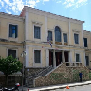 Λαμία: Στον πατέρα η επιμέλεια του 10χρονου παιδιού με αυτισμό που εγκαταλείφθηκε από τη μητέρα του στα δικαστήρια