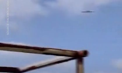 Πύραυλοι Tomahawks πετούν πάνω από εμπορικό πλοίο στη Μέση Ανατολή (βίντεο)