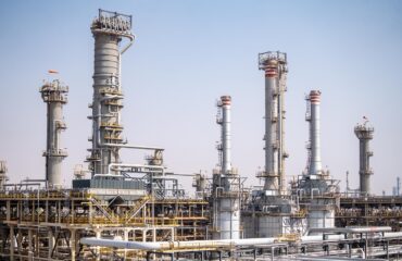 Το Ιράν διέλυσε την παραγωγή πετρελαίου του Μπαχρέιν: Στις φλόγες το μεγαλύτερο διυλιστήριο της χώρας