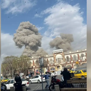 Συγκλονίζουν οι μαρτυρίες Ελλήνων που επιστρέφουν από τη Μέση Ανατολή: «Ακούσαμε σειρήνες – Μπαμ-μπουμ»