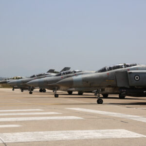 Προσήχθη 23χρονος Ιρακινός στα Μέγαρα: Τον είδαν να βιντεοσκοπεί έξω από τη στρατιωτική βάση στη Πάχη