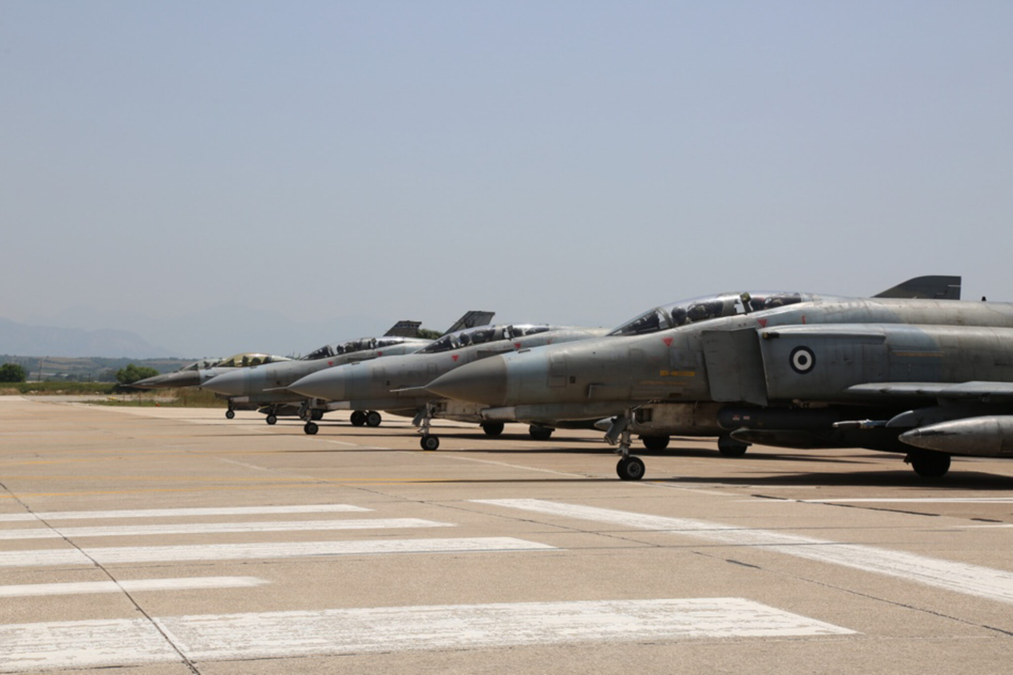 Προσήχθη 23χρονος Ιρακινός στα Μέγαρα: Τον είδαν να βιντεοσκοπεί έξω από τη στρατιωτική βάση στη Πάχη