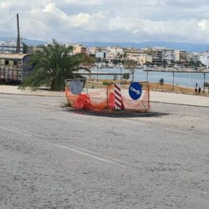 Κόρινθος: Άνοιξε «τρύπα» στο δρόμο προς Ποσειδωνία (φώτο-βίντεο)