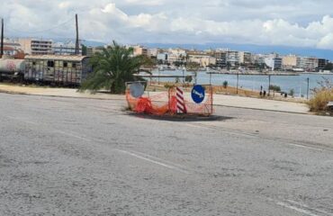 Κόρινθος: Άνοιξε «τρύπα» στο δρόμο προς Ποσειδωνία (φώτο-βίντεο)