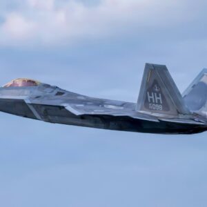 Αμερικανός πιλότος stealth F-22 είχε αφήσει ανοικτό τον αναμεταδότη και «πρόδωσε» το αεροσκάφος!
