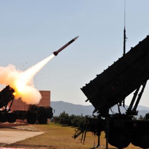 Βίντεο: Τριπλή εκτόξευση βλημάτων Patriot αλλά ο ιρανικός πύραυλος τους αποφεύγει