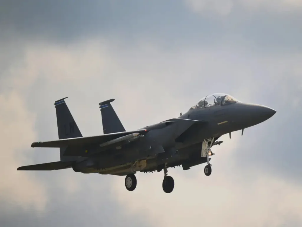 Η CENTCOM διαψεύδει την κατάρριψη του F-15 αλλά οι Ιρανοί επιμένουν πως όντως έγινε