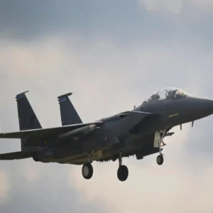 Η CENTCOM διαψεύδει την κατάρριψη του F-15 αλλά οι Ιρανοί επιμένουν πως όντως έγινε