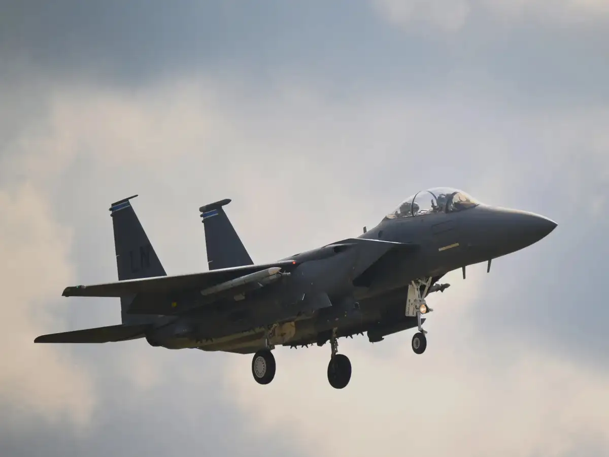 Η CENTCOM διαψεύδει την κατάρριψη του F-15 αλλά οι Ιρανοί επιμένουν πως όντως έγινε