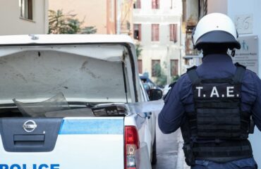 Κρήτη: Συνελήφθησαν δύο 24χρονοι που ετοίμαζαν επιθέσεις σε σπίτια αστυνομικών