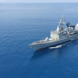 Σρι Λάνκα: H στιγμή που οι Αρχές διασώζουν μέλη του πληρώματος του ιρανικού πλοίου μετά το αμερικανικό πλήγμα