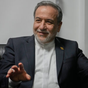 Αμπάς Αραγτσί: «Οι ΗΠΑ επιτέθηκαν σε μονάδα αφαλάτωσης – Διέπραξαν ένα κατάφωρο και απελπισμένο έγκλημα»