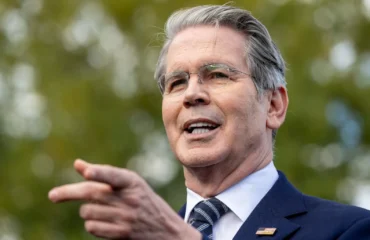 Αστειότητες από τον Αμερικανό ΥΠΟΙΚ: Δίνει «Άδεια 30 μέρες στην Ινδία για να  αγοράζει ρωσικό πετρέλαιο»